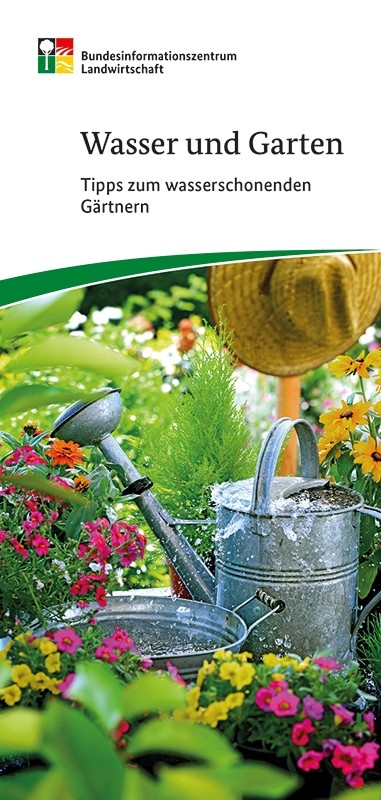 Produktbild: Wasser und Garten – Tipps zum wasserschonenden Gärtnern. Öffnet die Seite zum bestellen.